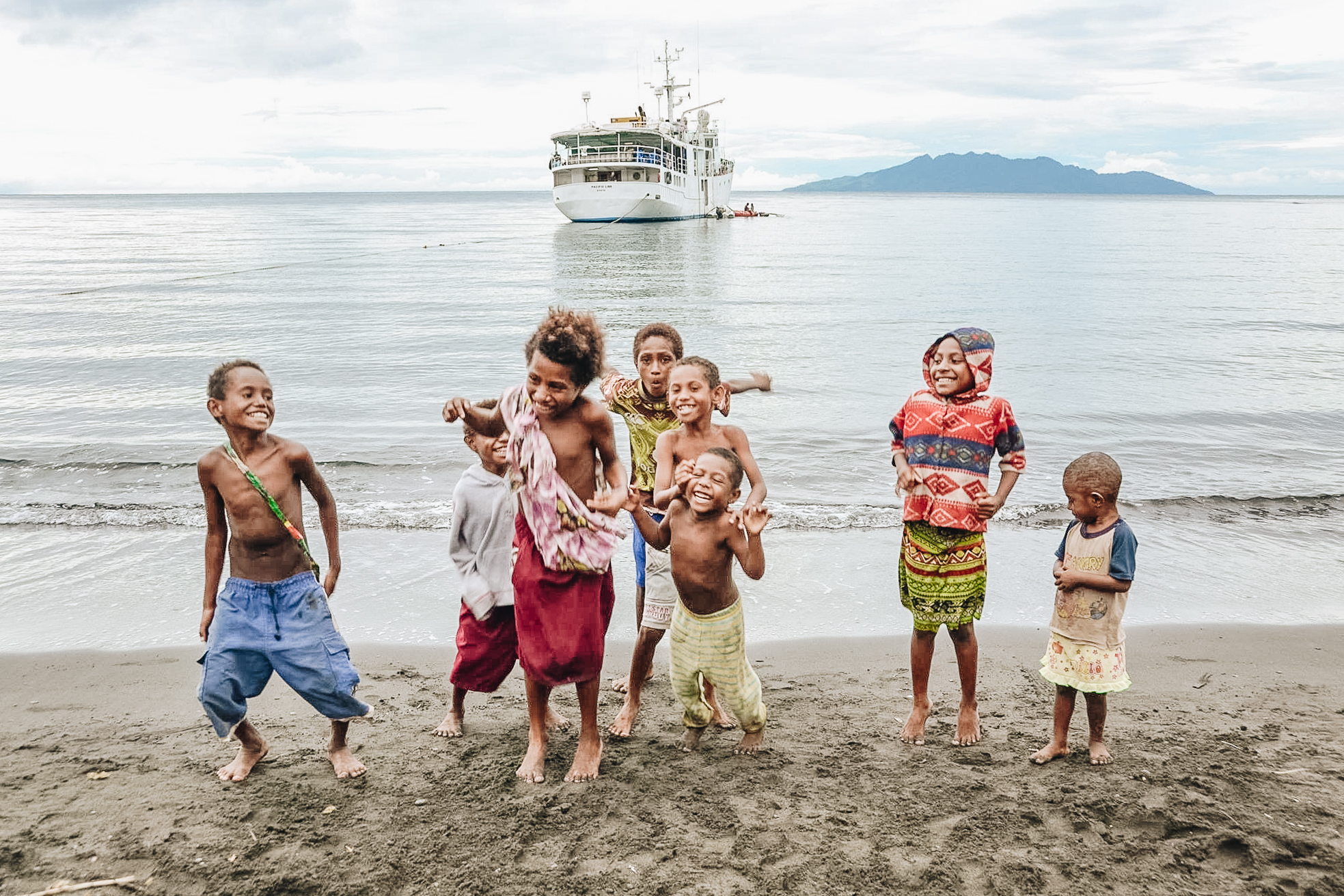 PNG-kids-and-ship - YWAM Ships Kona